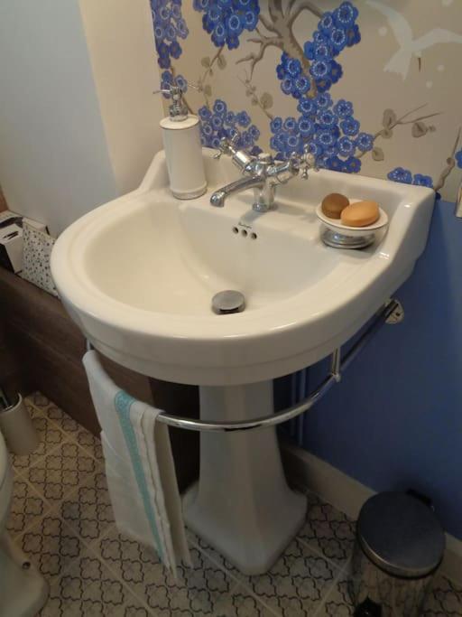 Charming English Style Studio Flat 伦敦 外观 照片