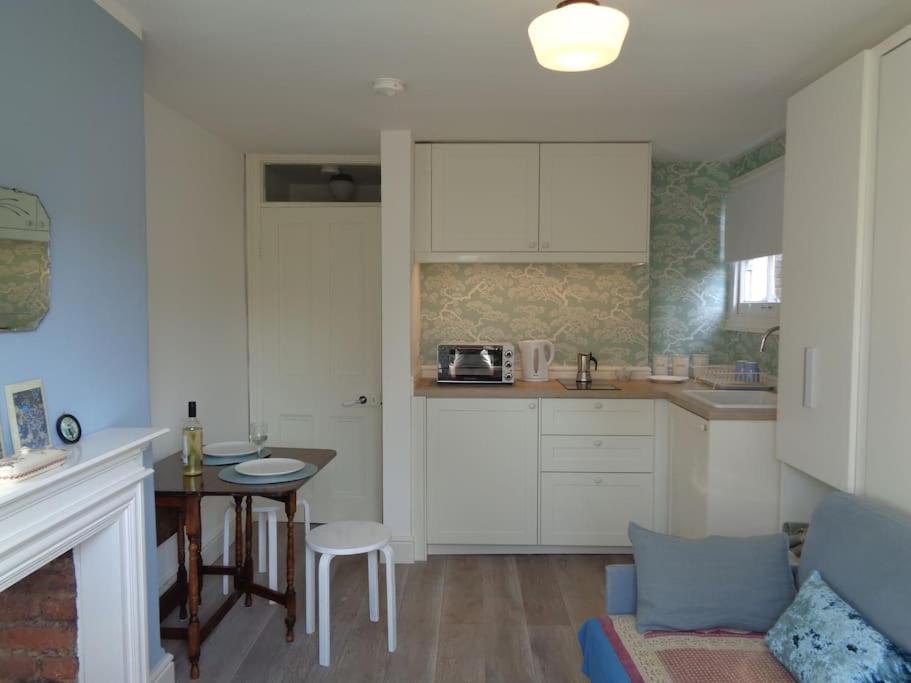 Charming English Style Studio Flat 伦敦 外观 照片