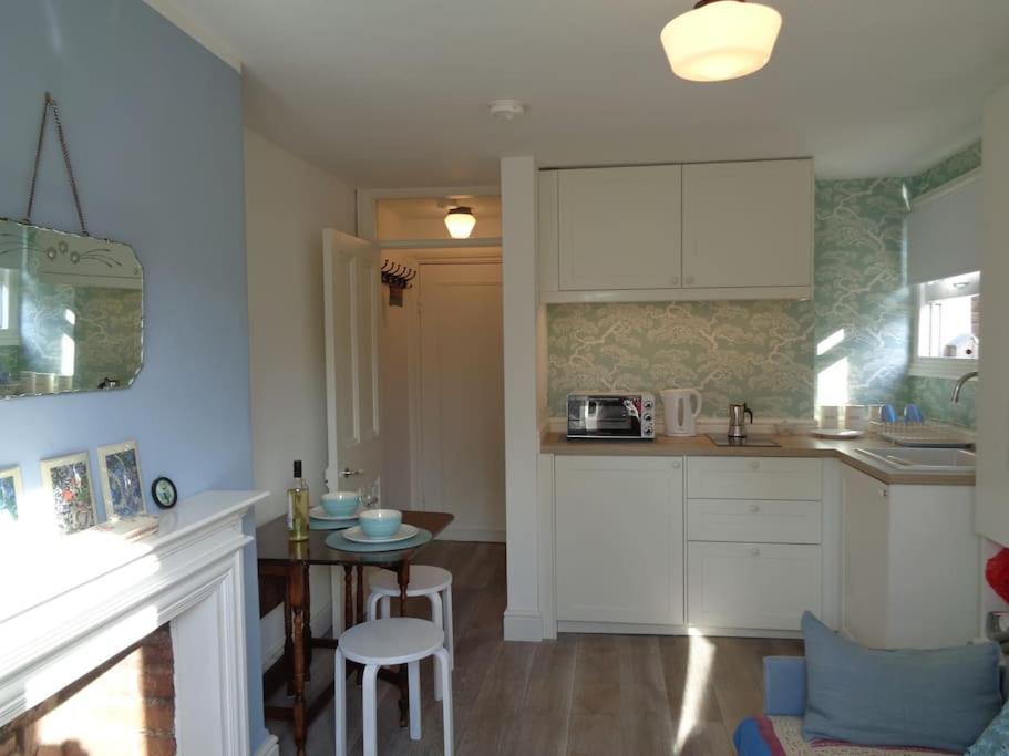 Charming English Style Studio Flat 伦敦 外观 照片