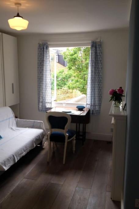 Charming English Style Studio Flat 伦敦 外观 照片