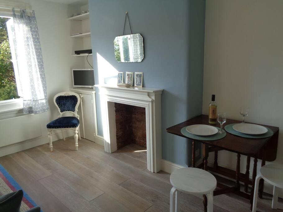 Charming English Style Studio Flat 伦敦 外观 照片